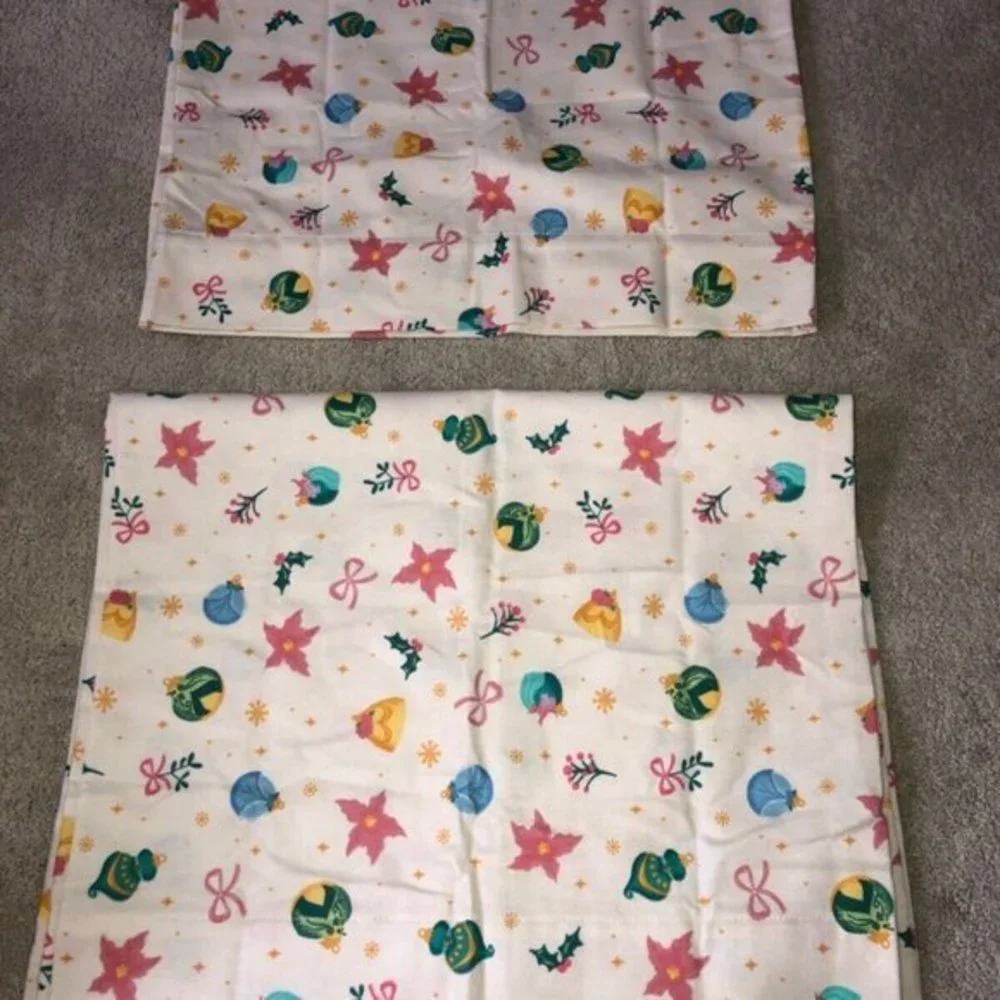 The Big One Disney Standard Pillowcase Set (2) Holiday Princess‎ Ornament Print